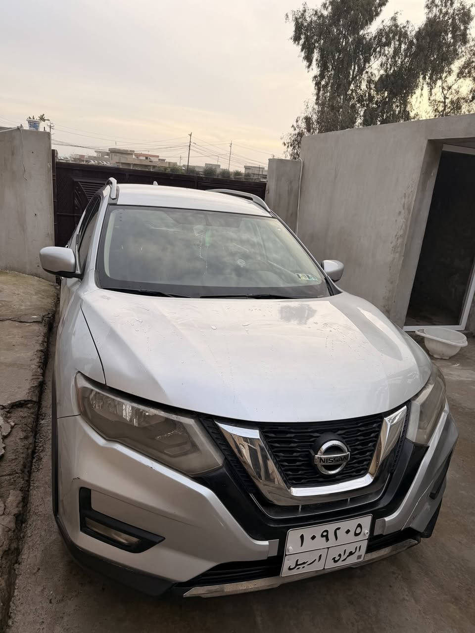 نيسان روج 2017 كير محرك بشرط بيه أربع قطع صبغ 
ورد أمريكي  بامريكا بونيد و جاملوغ ايرباك ستيرن بل العراق حفت الباب و جاملوغ امامي يعني بين الاثنين صاير 
مكان سياره موصل برطله 
سعر 135بي مجال 
***********او ***********
