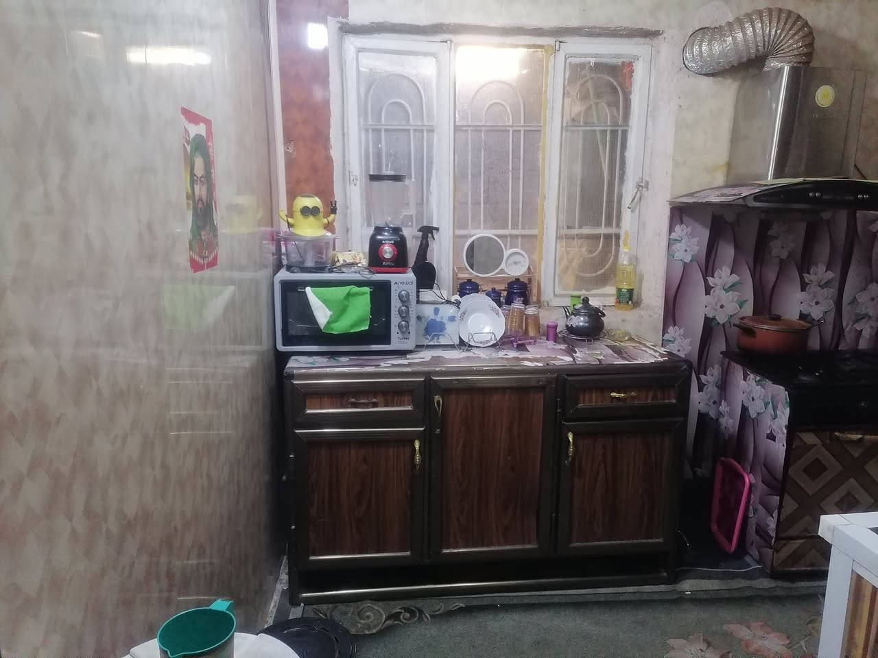 دار للبيع المساحه 100 متر دولان
يحتوي على غرفتين وصاله ومطبخ وصحياة وحمام العنوان حي العسكري الثالث قرب حسينية ام البنين ع مرجعة مكتب الكعبي للعقار *********** وتساب اتصال
