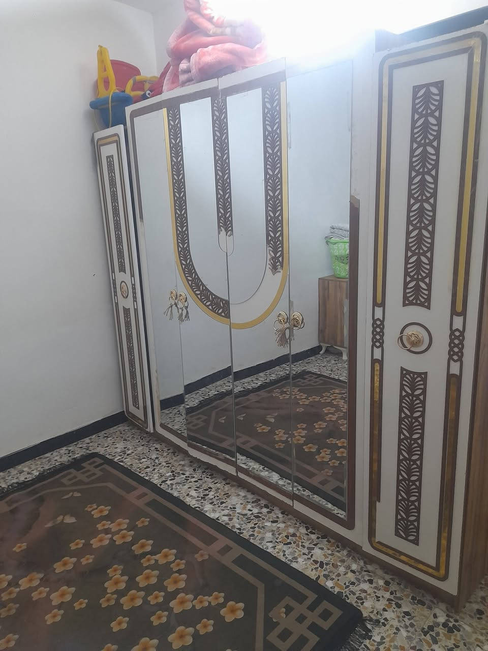 سلام عليكم غرف اخشاب تركي 5 قطع نضافته كدامكم بل صوره سعر ٢٥٠ 🔒 
مكان كربلاء حي المامين 
***********
