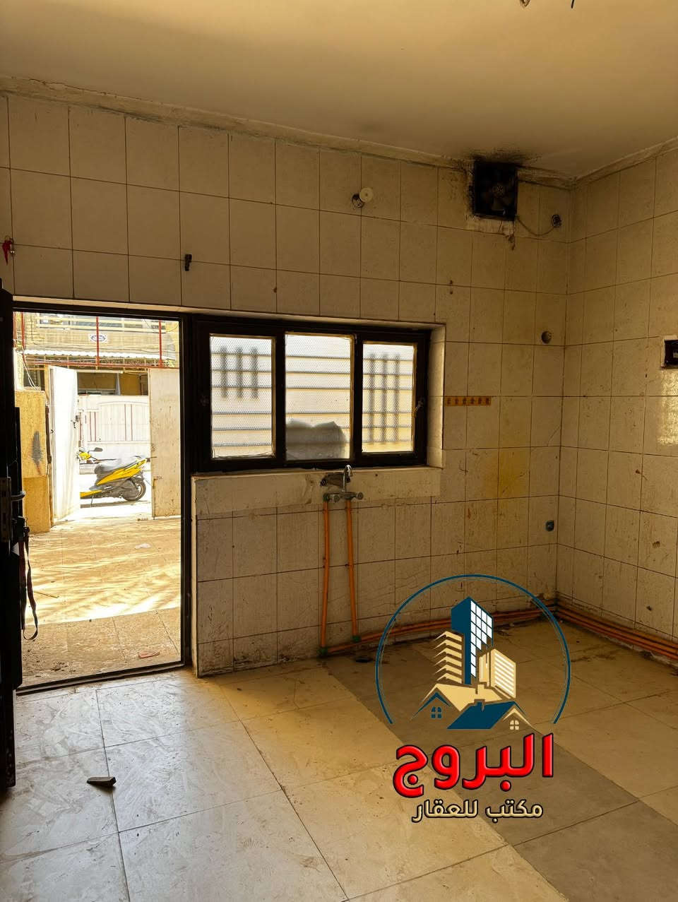 دار سكني للأيجار المساحة 80م / طابق واحد
بغداد / الدورة / منطقة  ابودشير قرب مستوصف التحدي 
***********
