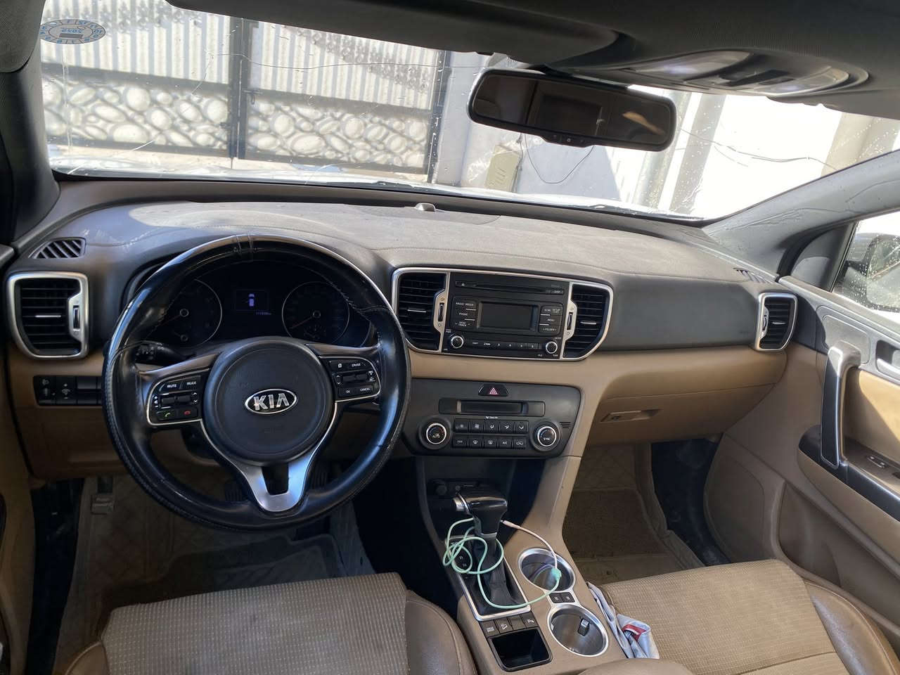 السلام عليكم
سبورتج ٢٠١٨ 
مكفوله من  حار + البارد وصبغ 
سيارة 🚘 ماشية ١١١ الف 
السيارة نضيفة حلوة 
نص فول بانوراما  
تخم تاير 
السعر ١٨٦ وبيها مجال 
مكان السيارة الدورة البوعيثة 
رقم أربيل 
***********
***********
