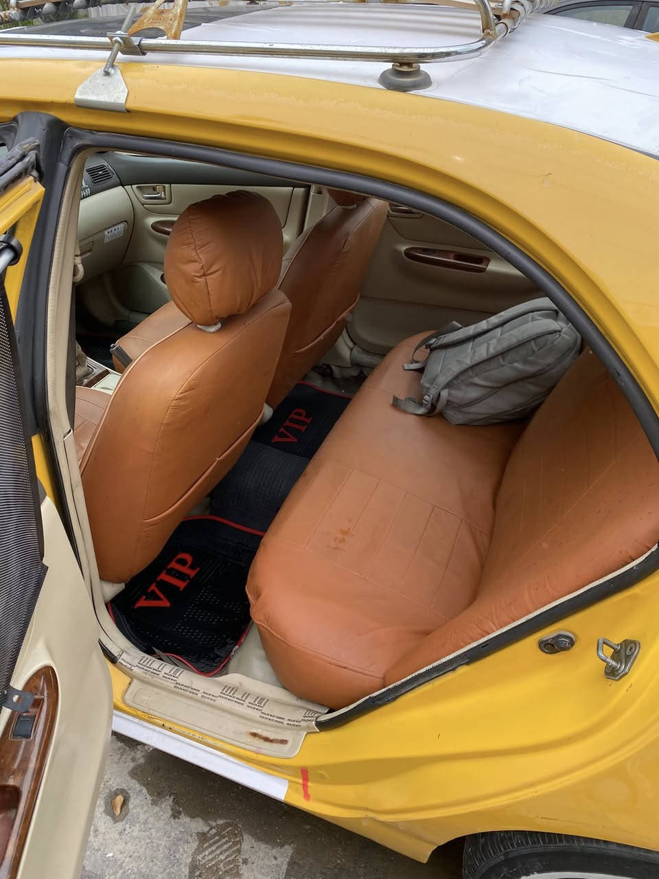 السلام عليكم
عندي بي وايدي F3 لبيع 2011 ارقام إنكليزي سنويه إلى 2030 مصفره هيئه وغرامه وهزه جديده السياره بأسمي تحويل ثاني يوم السياره جاهزه من محرك كير صدر جديد ومشط استيرن جديد كهربائيات كلها شغاله فقط كيج السرعة والرون متوقف فقط الفيشة مشلوعة ادامه كامله من نوزلات بلكات مجاول وفيتبه عبوه جديده مع عبوه حتياط 
خير من اللّٰه
ملاحظة السياره تبريد عاطل وبيها صبغ بل جاملغ الخلفي الأيمن وشويه بل دوسه والباقي مكفول لا صبغ ولا تبديل العنوان بغداد الغزالية 
السعر 45
اي استفسار رقمي***********
