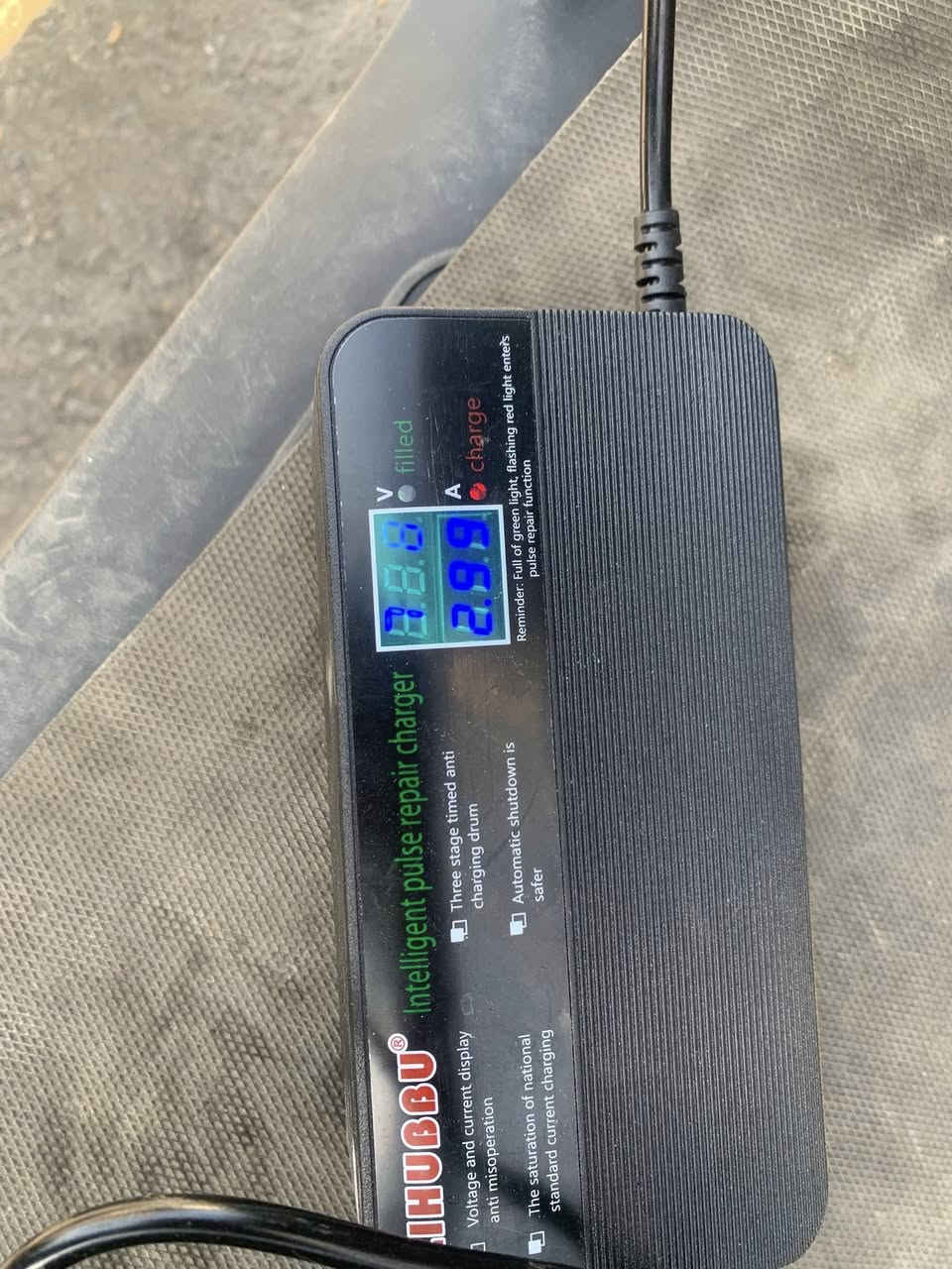 سلام عليكم دراجه شحن ماشيه 1000 السرعه70 شاحنتين وسويجن وبصمه وحده السعر 700 مكاني شارع فلسطين ***********
