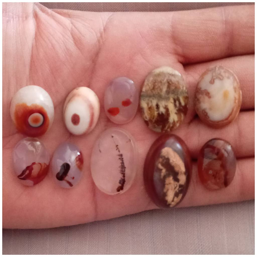 ١٠ احجار عقيق و سليماني السعر على الخاص العنوان ناصرية رقم الهاتف *********** ناصرية, ذي قار
