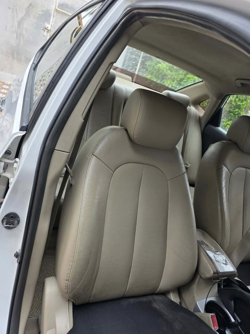 السلام عليكم افانتي ٢٠٠٧ رقم بغداد فول مواصفات عدا الفتحه صبغ جاملغ امامي وحافه البنيد بدون تبديل محرك ما مفتوح بلادي ١٦٠٠

مكان السيارة بابل جبلة 
***********
***********
