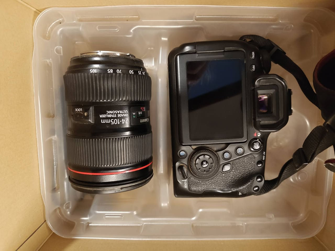 كامرة كانون 6D 2 مستعملة نظيفة مع عدسة 24-105 mm وكارتون وشاحن وميموري 128 وبلوتوث نقل الصور

السعر 950 الف


**إذا كنت صاحب هذا الإعلان وتريد حذفه لأي سبب، رجاءا أرسل رسالة إلى الدعم الفني**