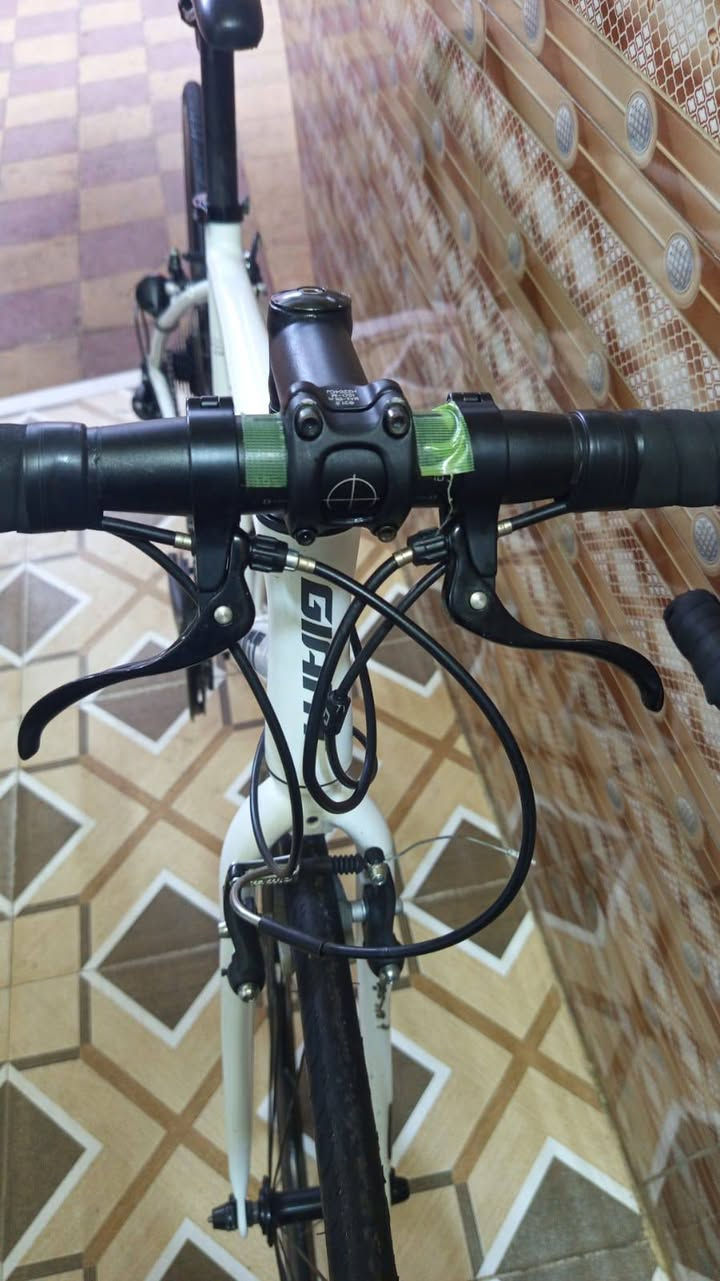 بايك ماركة GIANT ماشة كاربون معدن المنيوم فول نظافة الحجم s عدد التبديلات 10 *2 امامي *8خلفي بريكات مزدوجة
البصرة شط العرب
السعر:260 
الهاتف :***********
