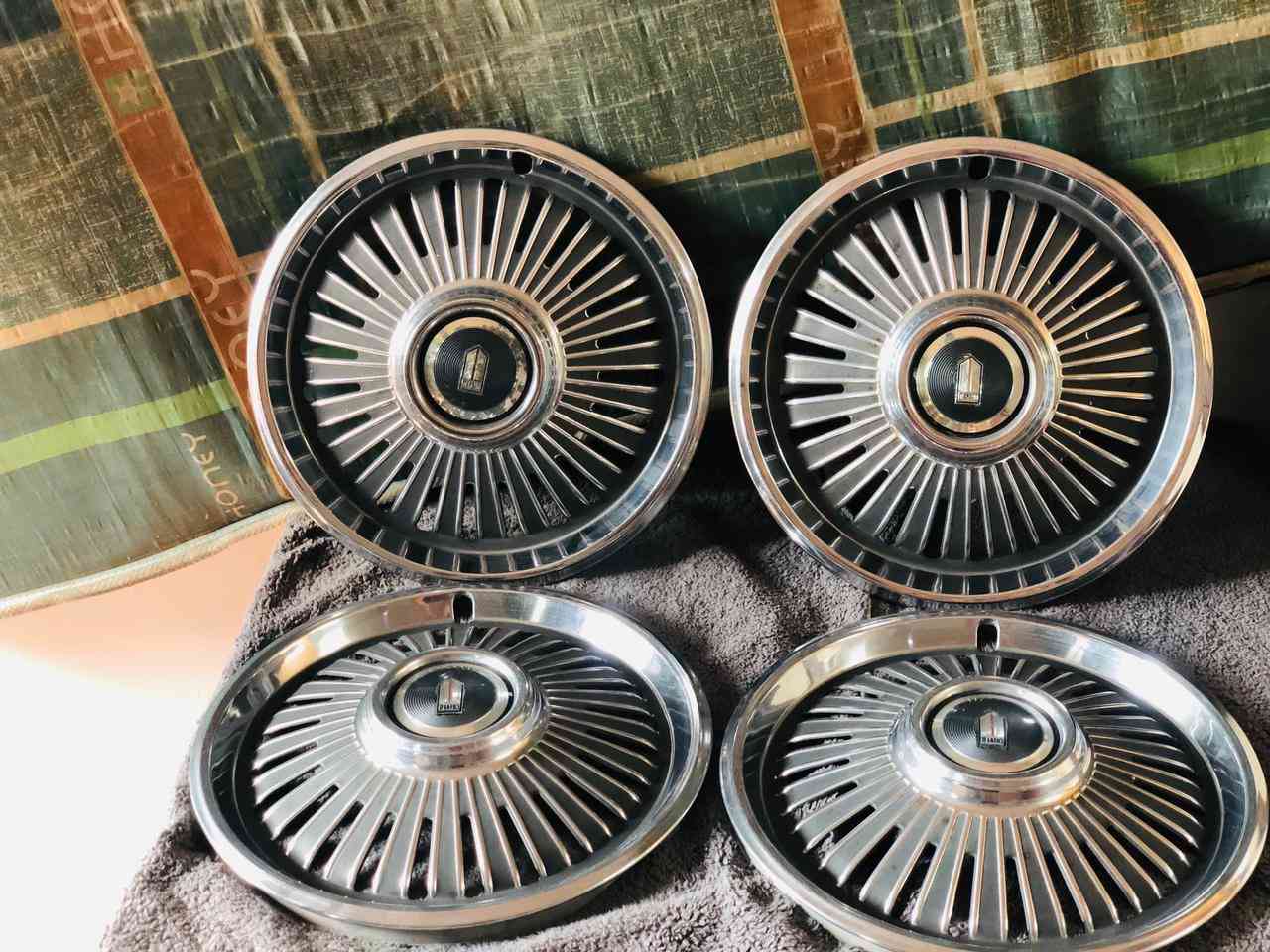 سلام عليكم لبيع حجم (14)سعر (325)توصيل موجود كبات فحص مكان بغداد الدوره ابودشير ***********
