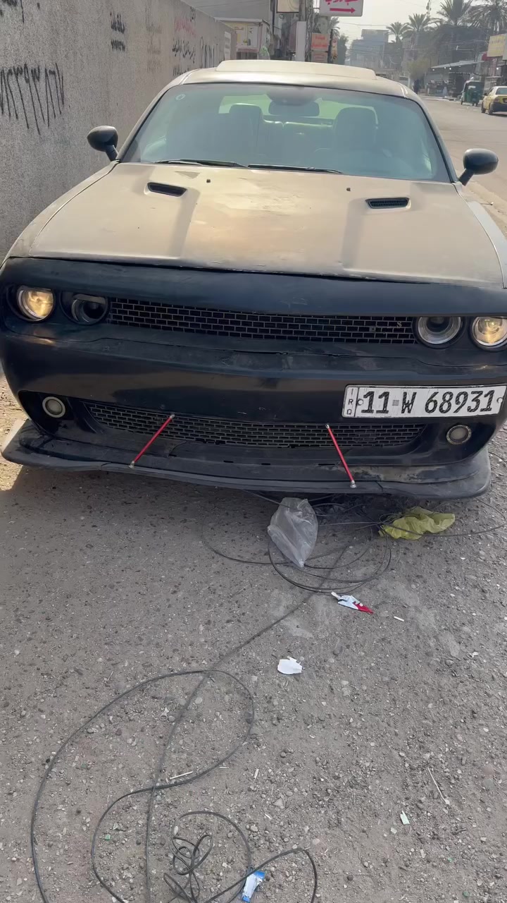 سلام عليكم هاي سياره اطلب عليها فلوس راح احجزها وهوه هسه مرتبها بس انتم تعرفوها من الرقم وهاذ رقمي ***********
