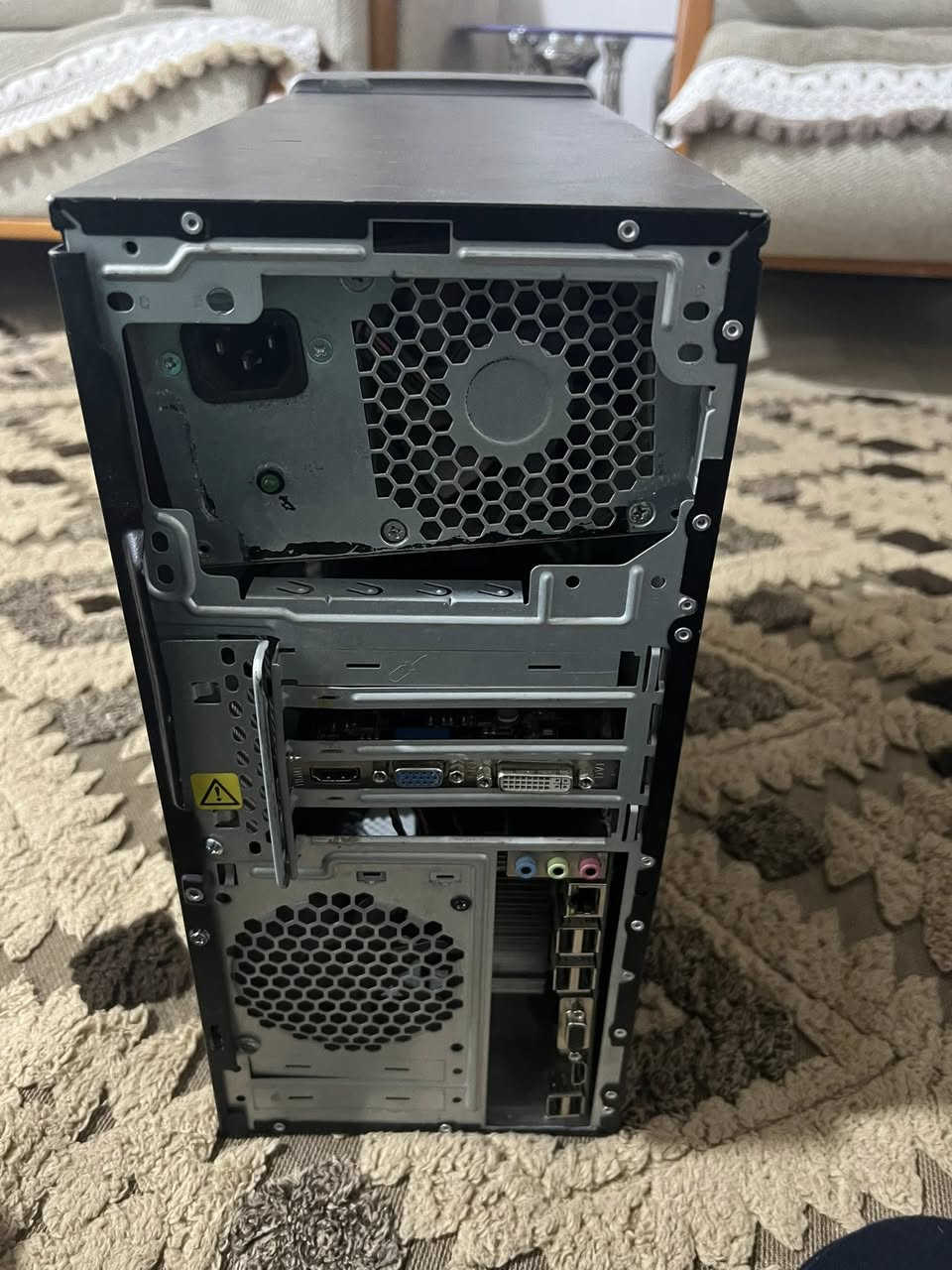 رام 4
هارد 500

موصفاتة عادية

يحتاج لة نظام وبية مشكال

كرت شاشة صدار قديم bfs22 
 راسني هاذ رقمي ***********
السعر ( 75) فحم
