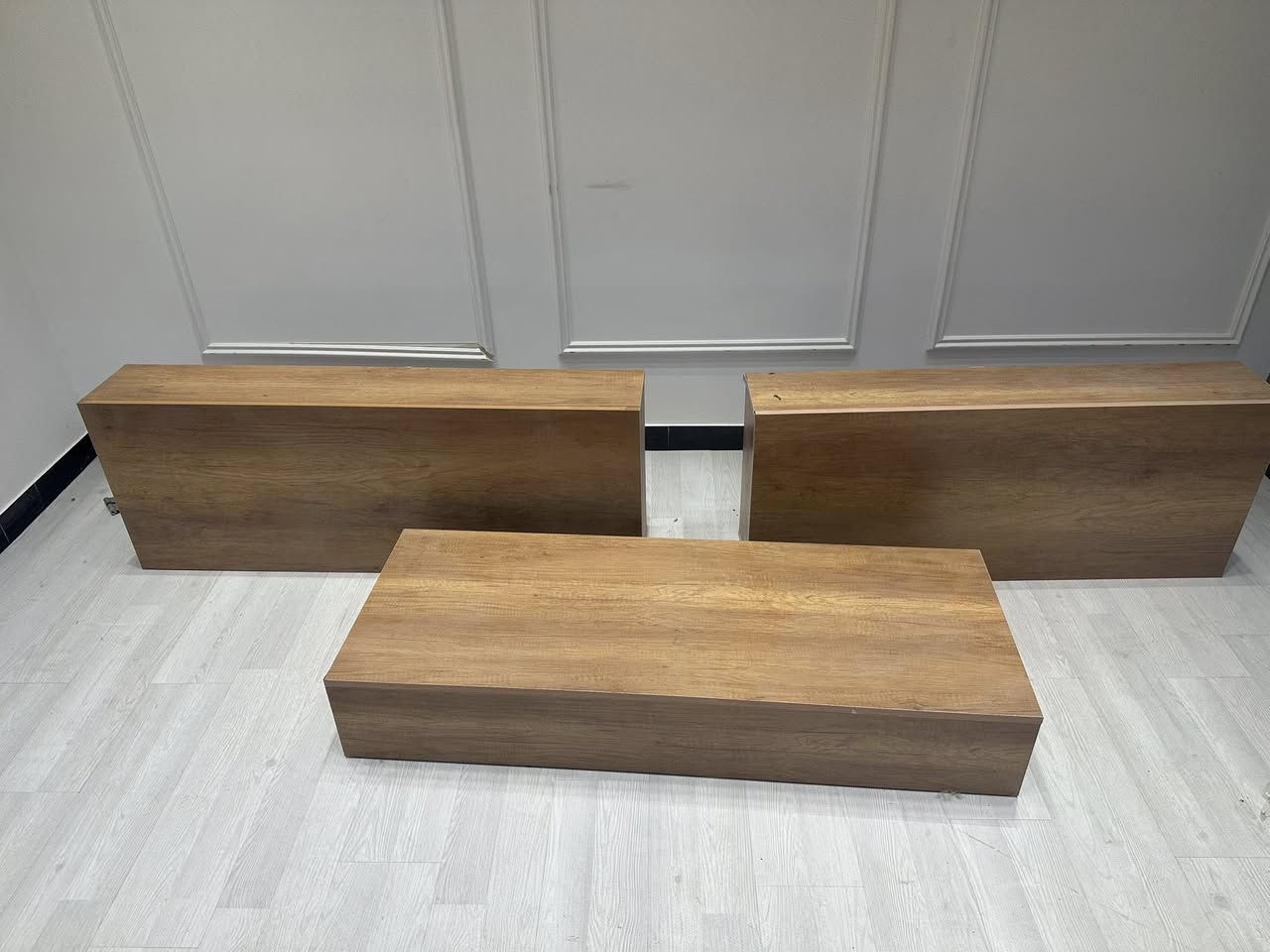 السلام عليكم 
للبيع تعاليك ماركة تركي مامستخدمات عدد 150 
+ ستيج كلش جديد عدد 3 قطعة 
+ طبلة ماركة 
+ مراية تركي 
مكاني بابل ***********
