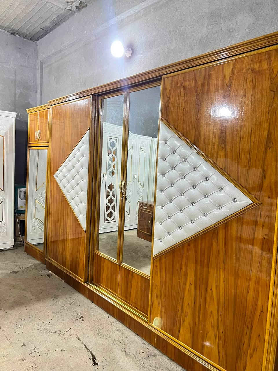 سلام عليكم غرفه نجاره صاج تزكام مستخدمه نظيفه داخل خارج صاج السعر 850  العنوان الحله ***********
