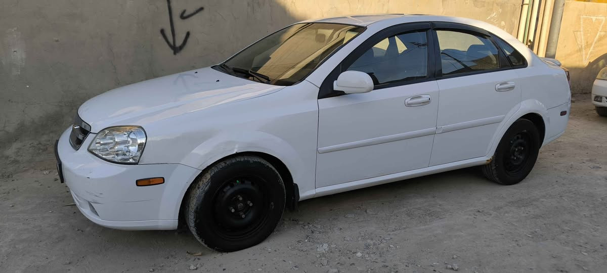 السلام عليكم .. سازوكي فورنزا موديل 2007 السيارة كير محرك تبريد خير من الله   حادثها جاملغ خلفي جهة السايق و بارد جامع امامي ،  صدر امامي خلفي ، الداخل كلها نظيفه السيارة السعر 62 ورقة ، العنوان بغداد الامين الثانيه .*********** بغداد, العراق
