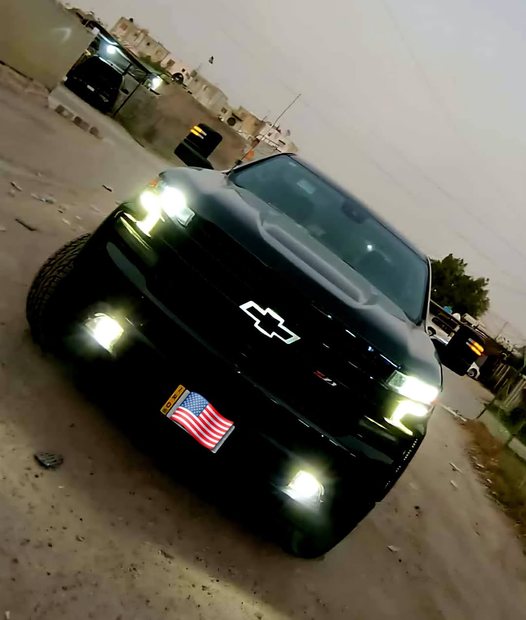 1-اقره المنشور وشوف صور حادث والتفاصيل كلها يله تدخل تسالني 
لان كلشي كاتب وناشر ..
سلفرادو موديل 2022  بجم تاهو
ماشيه 20 ميل مكينه 5300 
وارد امريكي تبديل وصبغ بنيد وجاملغات 2 كلير  وسحب راس الشاصي براكيت صور الحادث مرفقه بالمنشور مع سونار عدد 2 ..
السياره جديده بمعنى الكلمه على وضع الشركه علما السياره باسمي تحويل مباشر  
مواصفات السياره :.
فرس وسطي وكشن نفس الوقت
باب كبير بدي قصير المرغوب 
مكينه 5300 / 8 سلندر  تستقبل بانزين عادي
مخارج يو اس بي + تايبسي + طوارئ
فور ويل 4 / 4 
گير 8 نمر ارغب كير بالسلفرادو 
رادار امامي داتا شو تحسس حراري 
تبريد امامي خلفي
شاشة وسطية تدعم CarPlay واير ليس
باب بدي كهرباء 
لايتات فول LED 
كشافات ( بروجكترات ) LED
دوسات جانبيه اصليه 
دوسه خلفيه للبدي
اضاءة في البدي 
اوتو ستوب
تحديد مسار
رادار امامي 
كامره دواره 
كامرات حوادث امامي خلفي 
لايت اوتو
عليها تزويد مرفعه السياره 3.5 انج 
ويل تاير رياضي حجم 20 امريكي اصلي 
غطاء بدي 
علامه ضوء القمر 
كل التفاصيل مكتوبه وصور الحادث وسونار عدد 2 ناشره..
السعر 285 $
تحياتي للجميع
الشراي يتصل او يراسلني واتساب 
بغداد دوره  ***********
@إشارة
