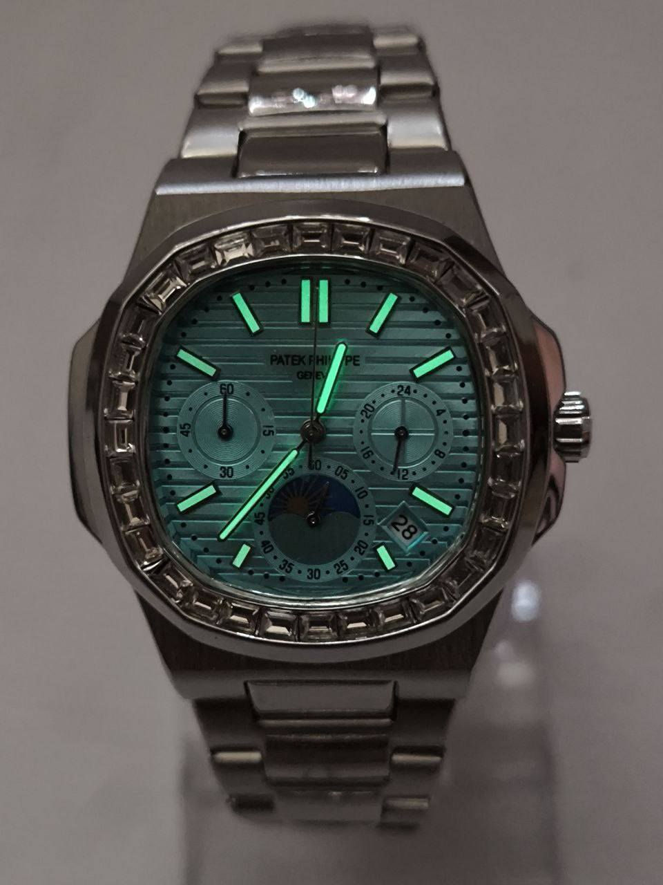 ساعة باتك فلب PATEK PHILIPPE مشذر
تحفة فنية 
لرجال الاعمال
مكينة كوارتز ( نظام ستوبوج ) جميع السناتر شغالة
ثلاث تحكما ( 1 ظاهري و 2 مخفي )
هيكل يتانلس ستيل والطوق مشذر دايموند
ميناء مميزة مزودة بمنفذ تاريخ 
زجاج معدني ضد الخدش
مقاومة الماء والغبار 
 قفل فراشة مختوم حفر 
ساعة مختمة بالكامل

🔴ملاحظة متوفر قطعتين فقط 

السعر :- 40 ع اول تم 
للحجز والاستفسار يرجى مراسلة الصفحه


**إذا كنت صاحب هذا الإعلان وتريد حذفه لأي سبب، رجاءا أرسل رسالة إلى الدعم الفني**