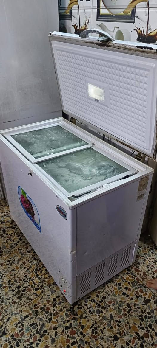 السلام عليكم ثلاجه حجم ٢٢ ومجمده حجم ١٢ ومجمده حجم ١٠ للبيع المكان بغداد الجديده الاتصال ‏‪***********‬‏
