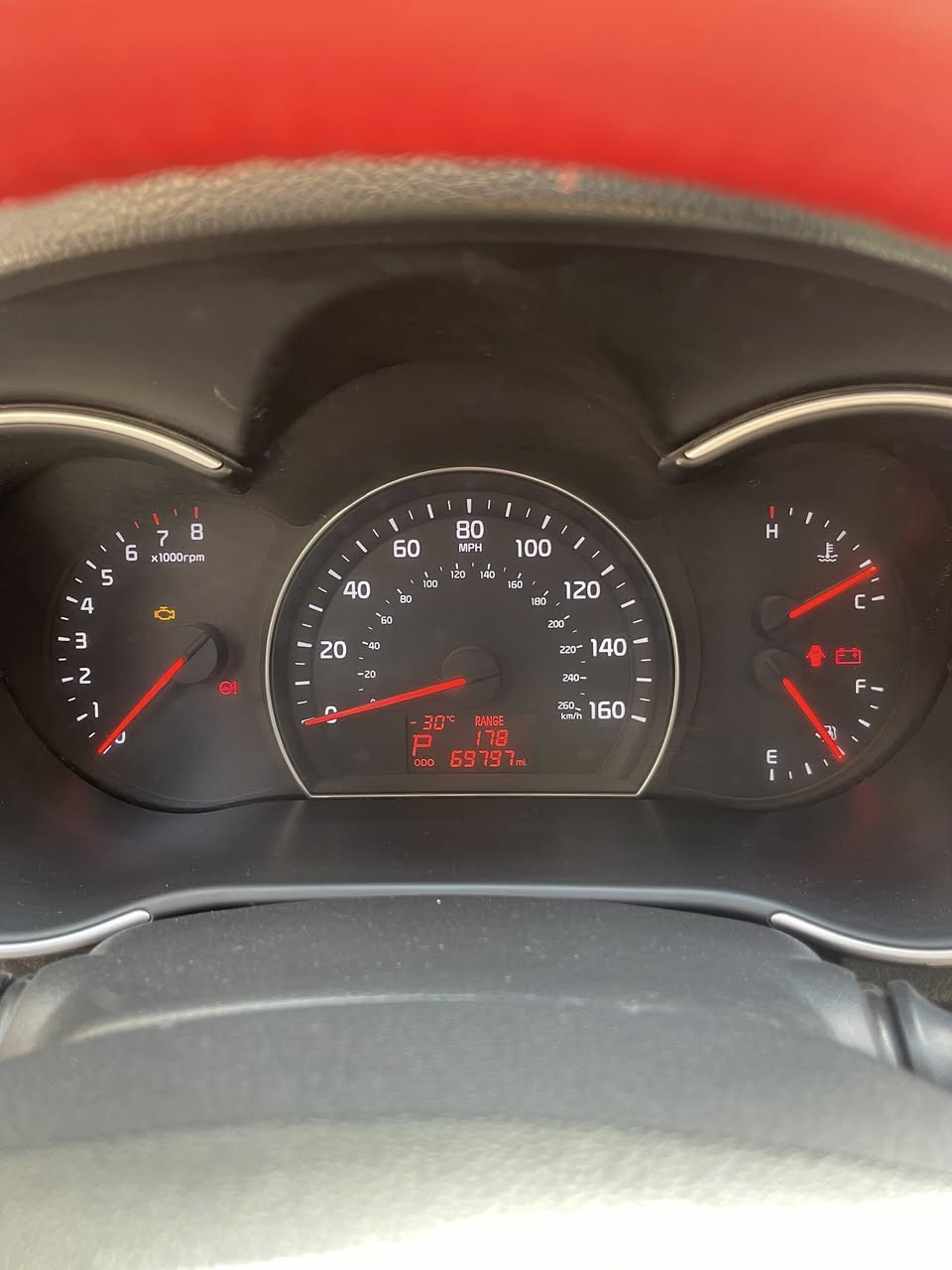 السلام عليكم
سورنتو ٢٠١٥ أمريكي حادث فقط بنيد
نص فول تحكمات ستيرن شاشة جبيره فورويل لون كرزي محرك 2400 جي دي 
رقم بغداد 
السعر ١٤٨ وبيهة مجال 
مكان السيارة بغداد 
***********
