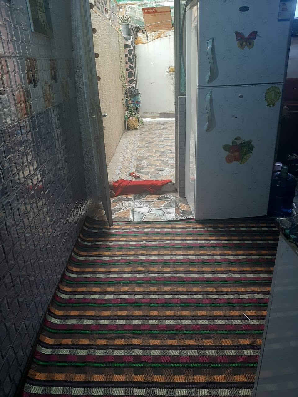 السلام عليكم بيت تجاوز للبيع خلف جامع الصدرين الزعفرانية مساحه 65 م غرفه كبيرة وهول وملحقات قريب على الشارع العام مقابيل البيوت الطابو منطقة حلوة السعر 26 وبيه مجال قليل تحياتي. 
***********
