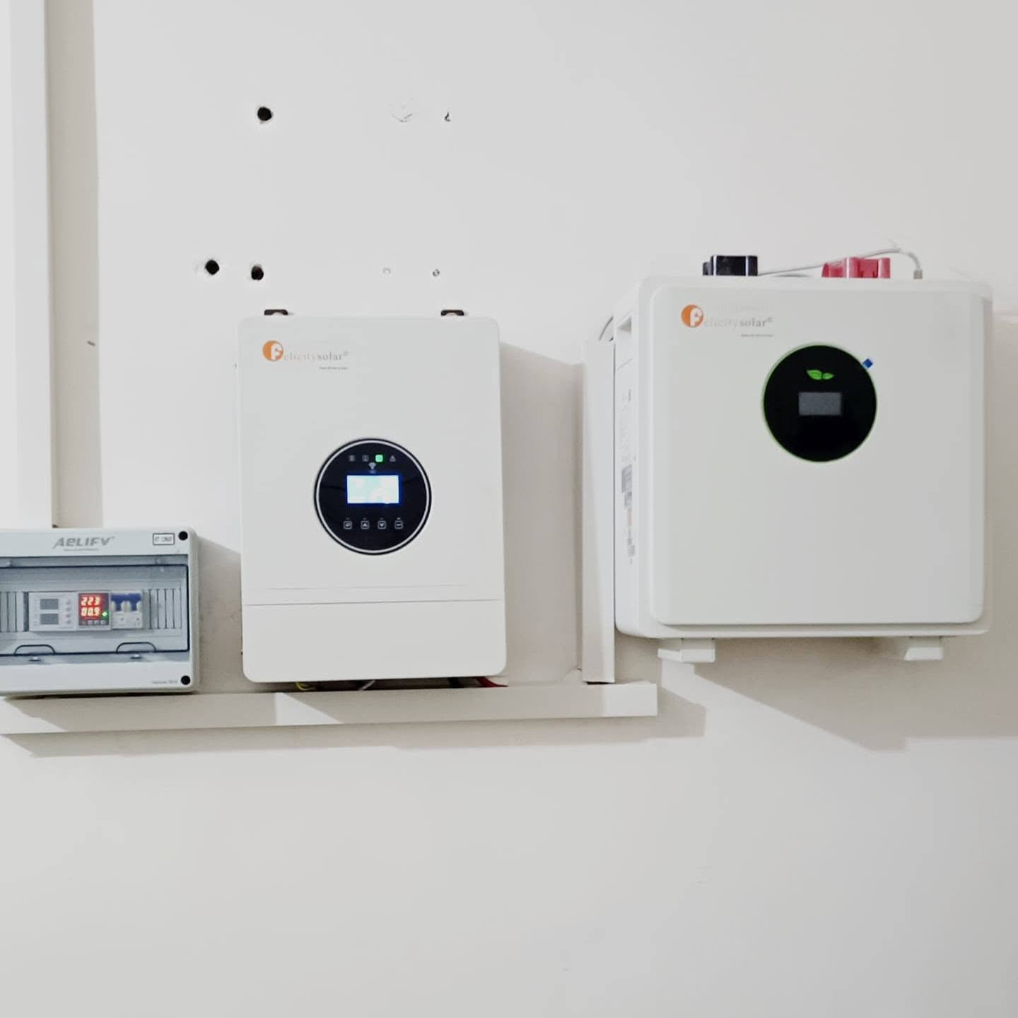#الحويجة
⚡️ طاقة شمسية بالتقسيط المريح  ⚡️
💳 التقسيط على ماستر كارد الموظفين – الرافدين (لمدة 18 شهراً)
━━━━━━━━━━━━━━━━━━━
🔋 منظومة 1 
⚡ التشغيل: 10 أمبير نهاري / 8 أمبير ليلي
☀️ الألواح: 5 ألواح
🔌 الإنفيرتر: 4 كيلوواط
🔋 البطارية: 8 كيلوواط
💰 السعر الكلي : 4,190,000 دينار
💵 المقدمة: 1,000,000 دينار
📆 القسط الشهري: 177,000 دينار
━━━━━━━━━━━━━━━━━━━
🔋 منظومة 2
⚡ التشغيل: 10 أمبير نهاري / 10 أمبير ليلي
☀️ الألواح: 5 ألواح
🔌 الإنفيرتر: 6 كيلوواط
🔋 البطارية: 10 كيلوواط
💰 السعر الكلي 
: 4,818,000 دينار
💵 المقدمة: 1,500,000 دينار
📆 القسط الشهري: 184,000 دينار
━━━━━━━━━━━━━━━━━━━
🔋 منظومة 3
⚡ التشغيل: 12 أمبير نهاري / 10 أمبير ليلي
☀️ الألواح: 6 ألواح
🔌 الإنفيرتر: 6 كيلوواط
🔋 البطارية: 10 كيلوواط
💰 السعر الكلي الجديد: 5,070,000 دينار
💵 المقدمة: 1,500,000 دينار
📆 القسط الشهري: 198,000 دينار
━━━━━━━━━━━━━━━━━━━
🔋 منظومة 4
⚡ التشغيل: 12 أمبير نهاري / 12 أمبير ليلي
☀️ الألواح: 6 ألواح
🔌 الإنفيرتر: 6 كيلوواط
🔋 البطارية:12.5 كيلوواط
💰 السعر الكلي : 5,250,000 دينار
💵 المقدمة: 1,500,000 دينار
📆 القسط الشهري: 208,000 دينار
━━━━━━━━━━━━━━━━━━━
🔋 منظومة 5
⚡ التشغيل: 14 أمبير نهاري / 12 أمبير ليلي
☀️ الألواح: 7 ألواح
🔌 الإنفيرتر: 6 كيلوواط
🔋 البطارية: 12.5 كيلوواط
💰 السعر الكلي الجديد: 5,520,000 دينار
💵 المقدمة: 1,500,000 دينار
📆 القسط الشهري: 223,000 دينار
━━━━━━━━━━━━━━━━━━━
🔋 منظومة 6
⚡ التشغيل: 16 أمبير نهاري / 15 أمبير ليلي
☀️ الألواح: 8 ألواح
🔌 الإنفيرتر: 6 كيلوواط
🔋 البطارية: 15 كيلوواط
💰 السعر الكلي الجديد: 6,130,000 دينار
💵 المقدمة: 2,000,000 دينار
📆 القسط الشهري: 229,000 دينار
━━━━━━━━━━━━━━━━━━━
🔋 منظومة 7
⚡ التشغيل: 20 أمبير نهاري / 15 أمبير ليلي
☀️ الألواح: 10 ألواح
🔌 الإنفيرتر: 8 كيلوواط
🔋 البطارية: 15 كيلوواط
💰 السعر الكلي الجديد: 7,120,000 دينار
💵 المقدمة: 2,000,000 دينار
📆 القسط الشهري: 284,000 دينار

━━━━━━━━━━━━━━━━━━━
🔋 منظومة 8
⚡ التشغيل: 25 أمبير نهاري / 25 أمبير ليلي
☀️ الألواح: 12 لوح
🔌 الإنفيرتر: 8 كيلوواط
🔋 البطارية: 25 كيلوواط
💰 السعر الكلي الجديد: 9,310,000 دينار
💵 المقدمة: 3,500,000 دينار
📆 القسط الشهري: 323,000 دينار
━━━━━━━━━━━━━━━━━━━
🔋 منظومة 9
⚡ التشغيل: 30 أمبير نهاري / 25 أمبير ليلي
☀️ الألواح: 14 لوح
🔌 الإنفيرتر: 12 كيلوواط
🔋 البطارية: 25 كيلوواط
💰 السعر الكلي الجديد: 10,570,000 دينار
💵 المقدمة: 3,500,000 دينار
📆 القسط الشهري: 393,000 دينار
━━━━━━━━━━━━━━━━━━━
🔋 منظومة 10
⚡ التشغيل: 30 أمبير نهاري / 30 أمبير ليلي
☀️ الألواح: 14 لوح
🔌 الإنفيرتر: 12 كيلوواط
🔋 البطارية: 30 كيلوواط
💰 السعر الكلي الجديد: 11,470,000 دينار
💵 المقدمة: 3,500,000 دينار
📆 القسط الشهري: 443,000 دينار
━━━━━━━━━━━━━━━━━━━ 
يمكن التواصل معنا على الواتساب
 ***********
***********
***********
***********
***********
