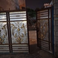 عندي باب البيع السعر 250رقم الهاتف 07707259835