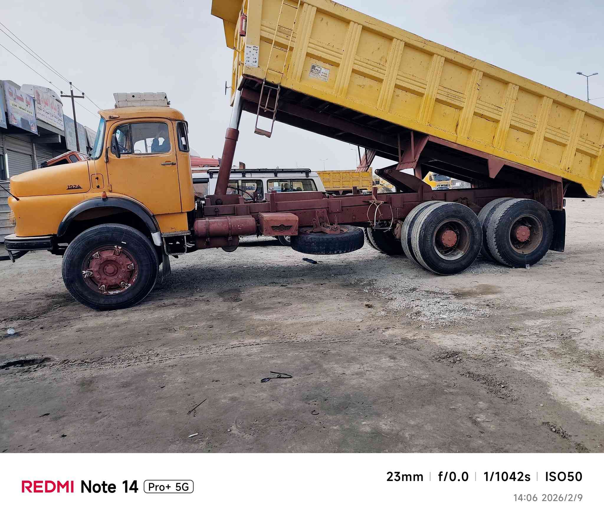 السلام عليكم 
اقجم للبيع موديل/81
طول بلادي بيه فطر من يم التانكي مغير الباج الحصيره مآل البدي يرادله تصليح بيه بجم امخر مكينه فوك استندر وجوه عشرين جديده كير تسعين جديد مجموعه 17بلاديه سبرنك هرمي الماني بنز19
السعر 60 بيه مجال العنوان أبو غريب 
***********
***********
