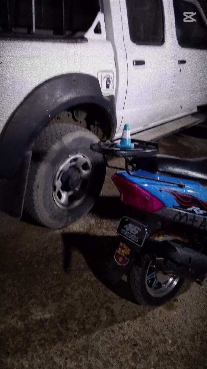 السلام عليكم
دراجه ماكس عدله للبيع 
مكينة بلاد 49 بيهة تزويد سمائي  
خفيف شيال رياضي و كلچات رياضي 
قبق فلاوين و صالنصه FM وياله رياضي 
نجمة كاسحه دراجه شلعة ومعدل 
الرقم ***********
المكان ديالى بلدروز 
السعر 600 وبيهة مجال
