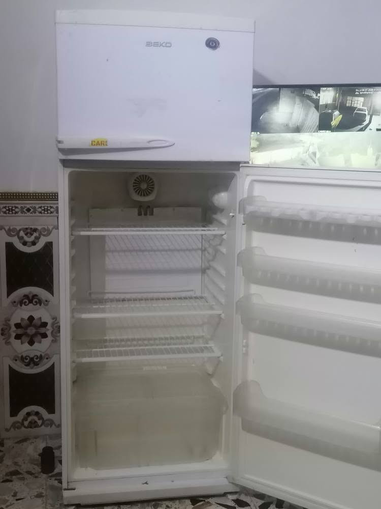 ثلاجه نضيفه حجم كبير  26-قدم لا خياس لا زنجار بيكو نوعهه تجميد فوك وجوه فلول تجميد توصيل الباب البيت علفحص السعر 180 بيهه مجال قليل ***********/*********** بغداد, العراق
