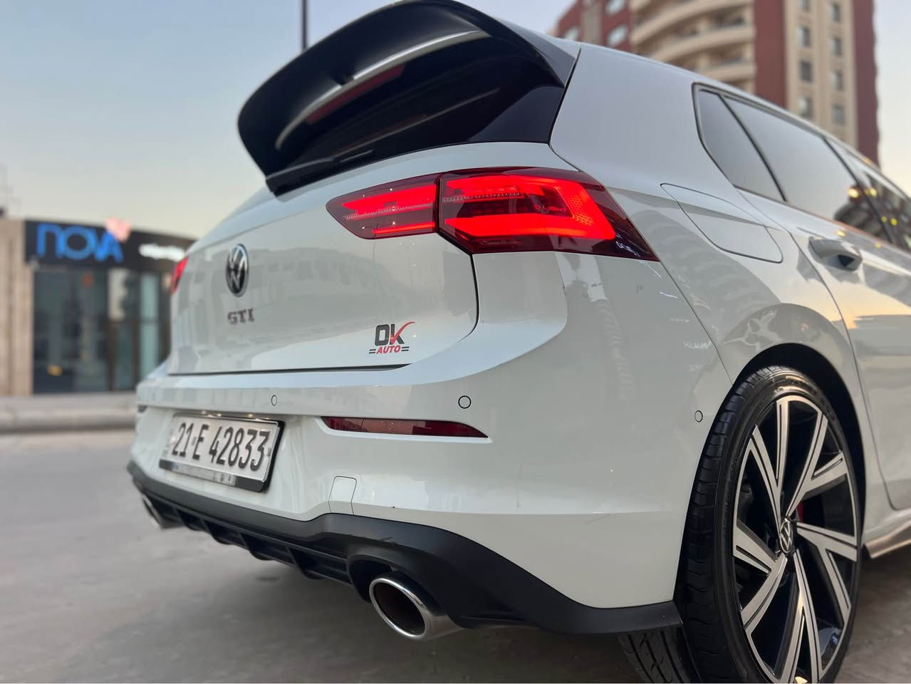 گۆڵف GTI کڵەب سپۆرت شکڵ نوێ
ڕەنگی سپی صدف
مۆدیلی ٢٠٢٢ 
سەیارەکە مواصفاتی گۆڵف R واتە فول فولە
ناوی کامل لید و چەن ڕەنگێک ئەگۆڕێت
سەقف پانۆراما
داتاشۆ
یەدەی دەرگا و ئاوێنەکان و ژێر دۆسیەکان لید بیلادی
لایت و بەگلایت iq و داینامیک و حاسە
کوشن جلد و خزن و سارد و گەرم و تەبرید مەرکەزی
ڕاداری پێش و دواوە و لاتەنیشت و ئاوێنەکان
شاشە گەورە و کامێرا ٣٦٠ 
ویلی ١٩ بیلادی و تایە تازە
جامەکانی دواوە بیلاد ڕەش و کتابی هاتوچۆی بۆ کراوە
سماعە Harman Kardon
سەیارەکە ئەڵمانی و کلین تایتڵە بە کارت فاکس و زەمانە
دەعامی بۆ دەعامی بە شەرت بۆیاخ و سارد و کرانەوەی نیە
سەیارەکە بیلاد گێڕ و مەکینە و توربۆی گۆڵف R لەسەرە
ستۆکە و بێ دەستکاریە
گێڕ و مەکینە و کارەبایی و تەقە و ڕەقە بە شەرت
سنوی و ژینگەی تازەیە بە ناوی خۆمەوە
نرخی  ٢٣٦ وەرەقەیە مەجالێکی کەمی تیایە
شوێن / سلێمانی
ژ،م/ *********** السليمانية, العراق
