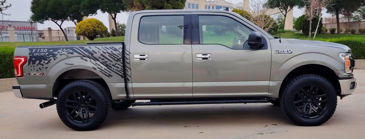 فورد اف150  XLT Sport موديل 2020
محدث بچم رابتر
البچم سليم /// حادثها جانبي جاملغ وبابين جهة عكس السايق بدون دواخل
عداد المسافه :50 / الف ميل حقيقي
بــاب طويل بدي قصير  المرغوب 

رادار امامي خلفي

كامره 360

حساسات امامي خلفي 

4x4 دبل اكسل مكينه مرغوب  فول نشاط واقتصادي2700توربو سلندر6

بانزين عادي اومحسن دوانز ماكو شرط 

كير مكينه تبريد تدفئة صدر امامي خلفي شرط جديد
تبريد مركزي
تخم تاير ويل جديد سعر 1000 دولار توني شديت سياره جاهز مابي ربع مصرف
دفع رباعي4x4
اضواء محيطية سفاري  للسيارة 
شاشة معلوماات كبيرة
مثبت سرعة
تحديد مسار ذكي
رادار امامي اوتو بريك 

رادار خلفي نقطة عمياء

اوتو بريك عند التوقف

اطفاء ذاتي عن التوقف
تشغيل عن بعد
اشاير بالمري
السياره جديده وبعد بيها هواي موصفات وشرط تراي 2025 السياره جدا جديده وما متعوبه 
السعر 21500وبي مجال بيع او مراوس حسب القناعه
مكان السياره الانبار واي استفسار الاتصال بالرقم 
***********
