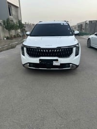 2024  كيا كرنفال كوري  بانزين فقط فول عدة   فتحة دخول جديد خمس كامرات ...