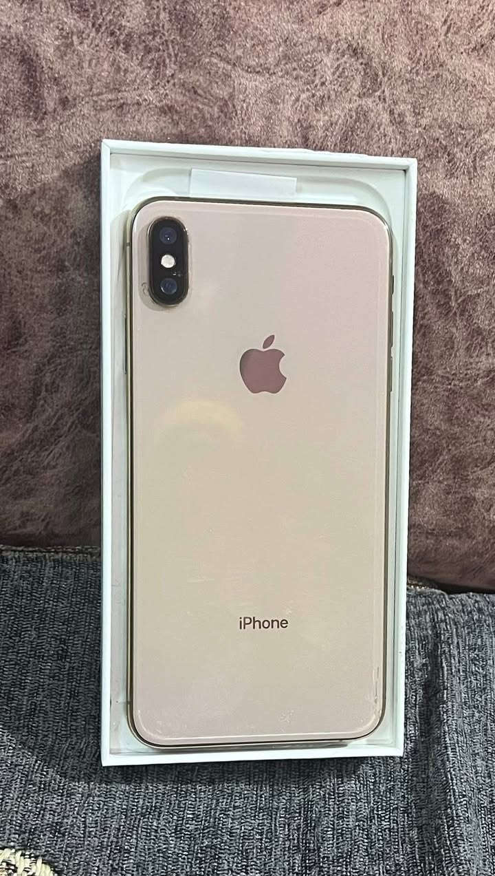 ايفون اكس اس ماكس
جديد للبيع ذاكره ٢٥٦ 
بطاريه ١٠٠٪؜
كارتونه وكيبل 
جهاز نضيف كلش استعمال قليل 
مبدل فقط بطاريه شاشه وكاله 
السعر:٢٥٠ قفل 
مكاني بصره حيانيه 
***********

