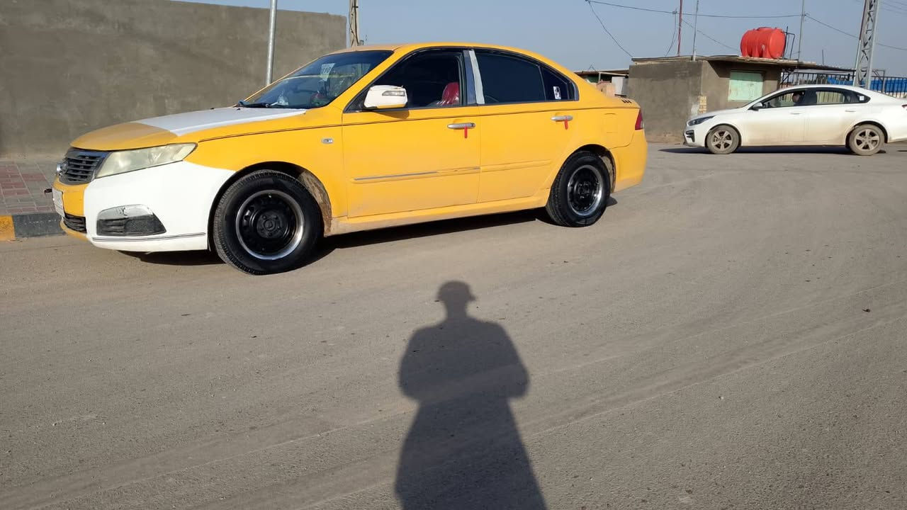 سلام عليكم وبتيما لبيع 2009 خليجي سياره حلوه تبريد عوزه غاز فقط تايرات زينات حداديه  80 بل ميه مكينه وكير حلوه ضربتها جاملق وبنيد حوضها مكفول مصفره هيه وقرامات مكاني سماوه ***********
