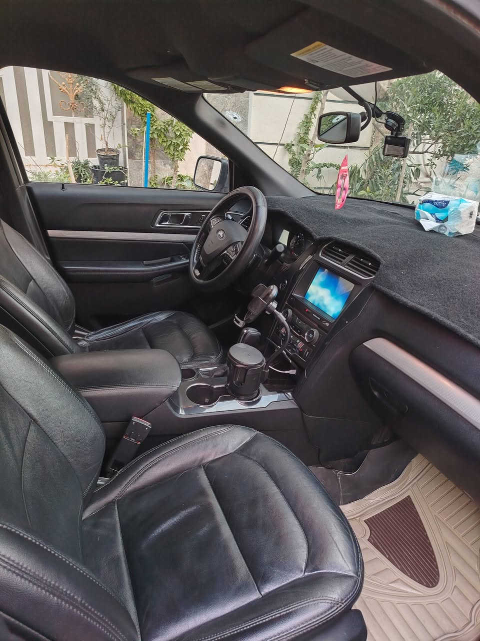 اكسبلورر2017 رقم أربيل بسمي مواصفاته XLT تحكم استيرن شفتات اشاير بل مري رادار حساسات خلفيه اماميه كامره خلفيه كشنات كهرباء وجلد وتدفئه كروز سرعه صندوق كهرباء توويل تبريد ثلاث قطع حادثه بأمريكا صندوق ومبدل بنفس اللون بدون ايرباك وبل عراق صار بيه جاملغ عكس السايق وربع البنيد ماشيه 161الف كيلو محرك كير تبريد إطارات كله بحاله جيده  رايده 180ورقة ملاحظة السياره جدا نظيفه مكانه بغداد شراي اتصل  ***********
