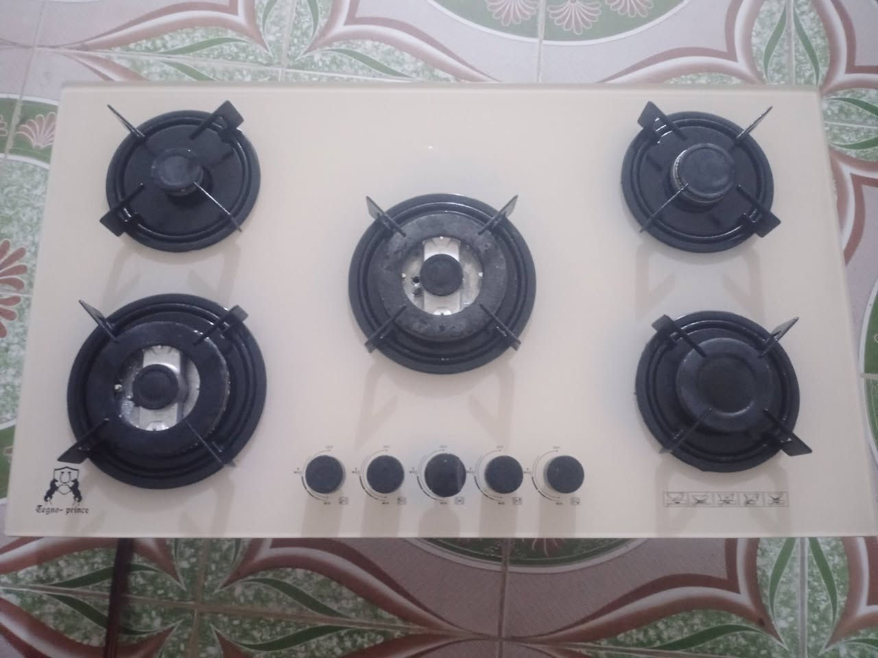 سلام عليكم 
للبيع طباخ منضدي مرمر  شغال على فصح
للتواصل فقط على رقم الهاتف
***********
