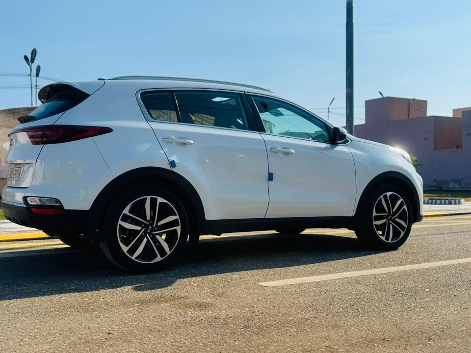 سبورتج
2019 خليجي كفاله عامه من كلشي جكه مابيه 

رقم بغداد بسمي تحويل ثاني يوم باي مكان 

ماشيه 78 حقيقي ع فحص تراي زيرو 

فول مواصفات ماعده البصمه كامله 

سعره ١٩٥ وبيه مجال حك الجيه 

استفسار *********** 
واتساب ***********
