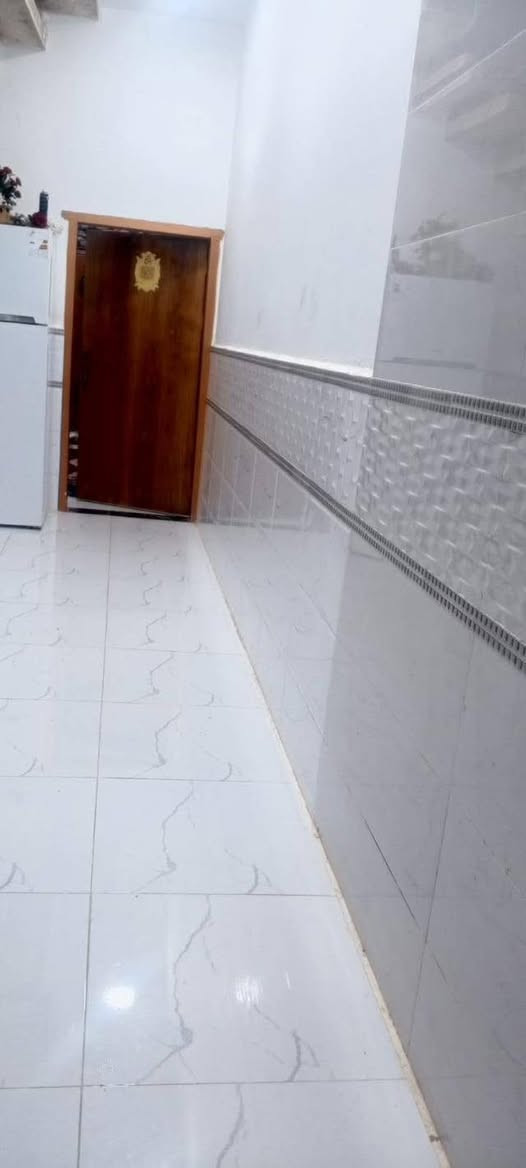 #بيع مستعجل 
بيت ١٠٠م للبيع طابو صرف
السعر ٥٥ مع المجال
 

الموقع 📌 نجف حي النداء قرب شارع قنبر منطقه ٥١

يحتوي على غرفه  وصاله ومطبخ واستقبال وصحيات داخلية وخارجية.. 

الاساس صب والسقف عكاده 
للتواصل 
***********
