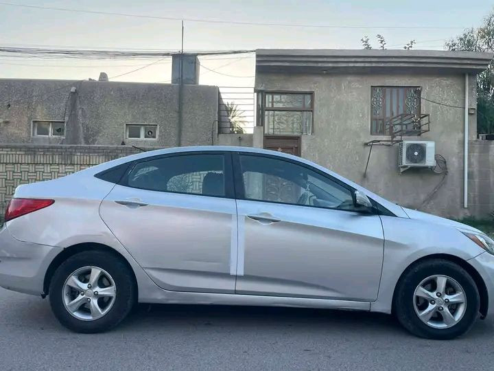 السلام عليكم اكسنت للبيع موديل ٢٠١٦ وارد امريكي حادثه جاملغ خلفي وقبق جنطه مبدل وبيه تصليح ب حوض  وبيه صبغ باب وبنيد بدون دواخل لغود وشواصي مكفوله يعني ٤ قطع صبغ مكينه ١٦٠٠ مكينه وكير وتبريد مكفوله السعر 60 بيه مجال  
الاتصال ***********
