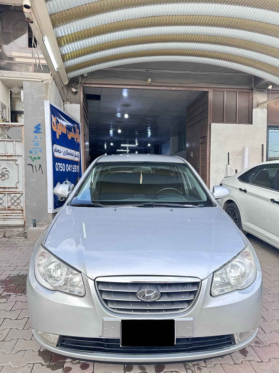 هۆندا ئاڤانتی مۆدیل ٢٠٠٩
سەیارەکە بڕاوەیە گێڕ و مەکینە و کارەباییات و سەقفت بە شەرت دەدەمێ سەیارەکە بەردی گزۆزی تێدایە مەکینە بچوکی دکشن بەرزە نموونەیە لەجوانی شاشە و کامێرایەکی فوول HDبۆ بەستراوە مەسروفی چاکی لێ کراوە ماڵی دۆستە و هی خۆم بووە کوشن جڵد تەبرید ماوس پۆڵیشی بۆ کراوە و سەیارەکە تەواو جائیزە شوێن ( ڕانیە ) 
نرخی ٥٢ مامەڵەیەکی برایانە 

ژمارە ***********
