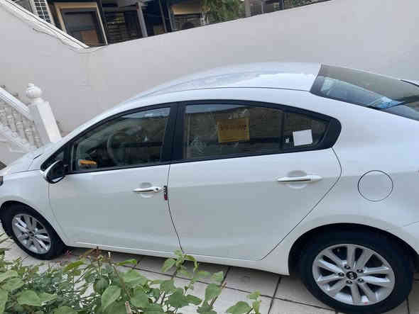 سلام عليكم اخوان كيا سيراتو موديل 2018 
كفاله من صبغ تبدل حالوب 
بيهه بارد فقط بالباب رصعه بالصندوق 
ماشيه ٥٧ حقيقي شرط حقيقي 
مواصفات سيارة 
تحكم سترين جهتين 
اشاير بالمري + مري شفط 
داخل لونين 
ويل كاب ٥ 
كامرا * شاشه 
مود دراف+ ٣ انظمه قيادة 
بغداد بسمي تحويل ثاني يوم 
سبير منازل سيارة لحد هذا اليوم 
سعر ١٤٣ بيهه مجال كلش بسيط
عنوان بغداد علي صالح قرب منصور كرخ
***********
