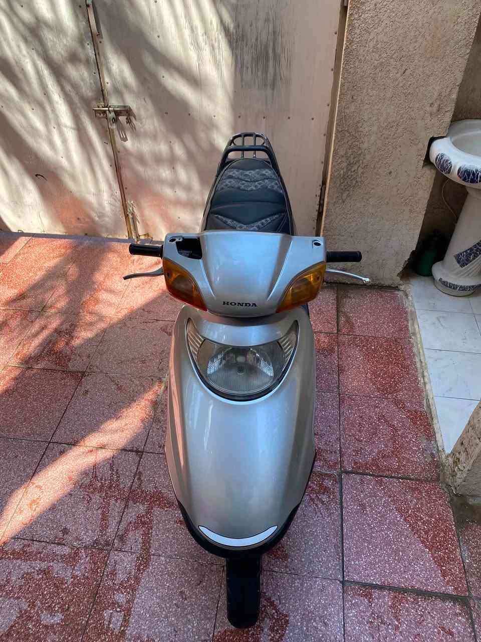 سلام عليكم
سبيسي ياباني للييع
🚨مكينة مفتوحة 
🚨لا تنقص ولا تبخر
تايريات جديدات ☑️ 
سلف جديد ☑️ 
كابرتير جديدة ☑️ 
باتري جديد ☑️ 
✅لايت اشاير كلة شغال
دراجه ناعمة خير من الله
عوزها ترتيبات بسيطة
السعر 🚺: 475.  وبيها مجال بسيط
للاستفسار اكثر اتصل
***********
