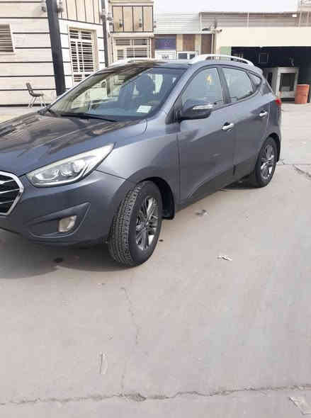 السلام عليكم 
السياره توسان ٢٠١٦ خليجي. بنوراما
بلادية مابيها صبغ
 بيها مكان بسيط راجع على البارد الباب جهة السايق
محرك صدر گير بلادي 
كامره بلادية بالمراية الأمامية
دوشمة كشنات أرضية جلد
مع باقي المواصفات
محرك دوش 2000
السعر 160 ورقة. وبيها مجال
الاتصال *********** بغداد
