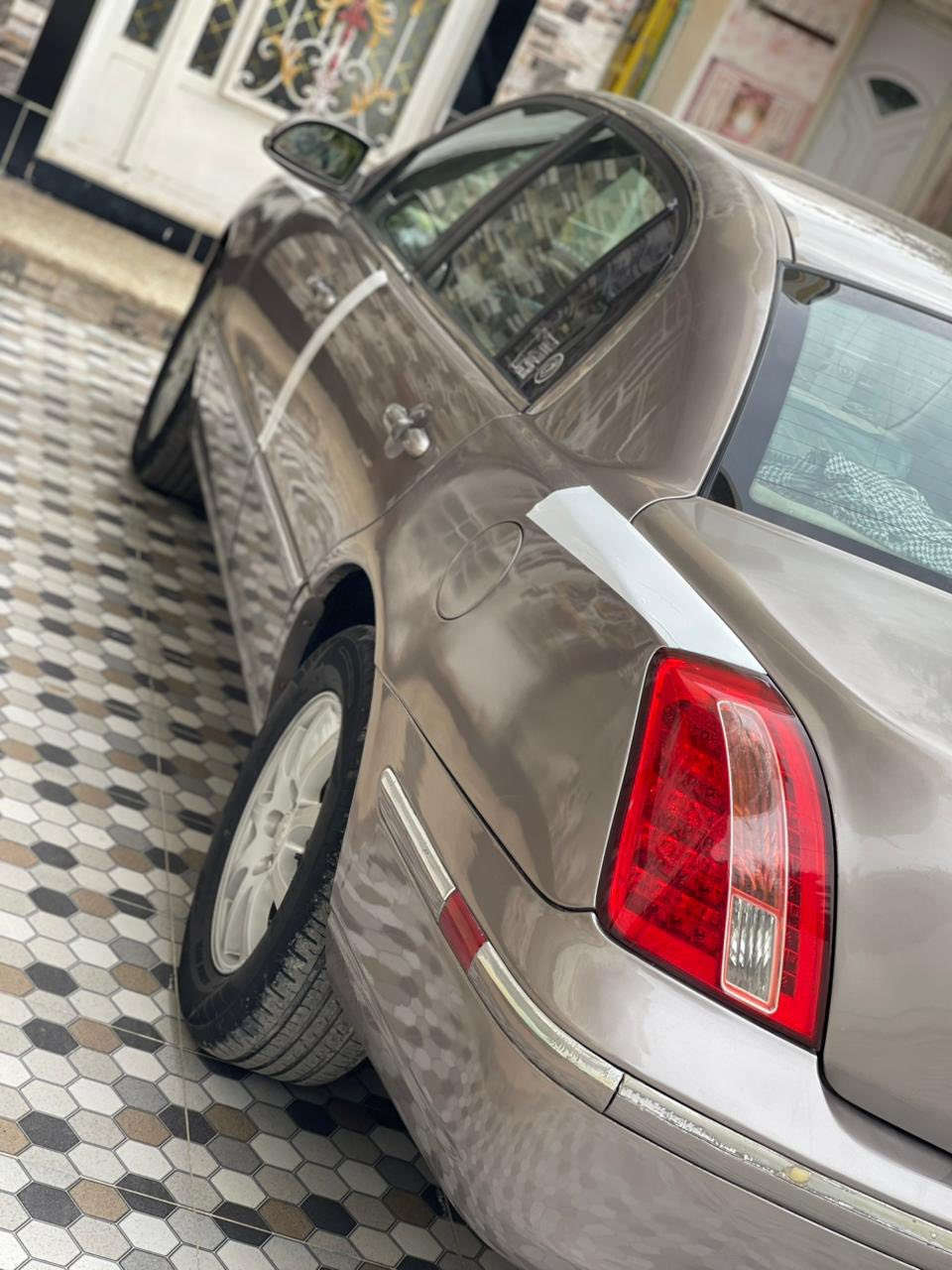 سلام عليكم للبيع كيا أمانتي  موديل 2007محرك كير كفاله صدر جديد تخم تاير تبريد تدفه كفاله رقم بغداد  سياره كلش حلوه و نضيفه السعر 68بيها مجال العنوان ديالئ بلدروز لاستفسار***********
