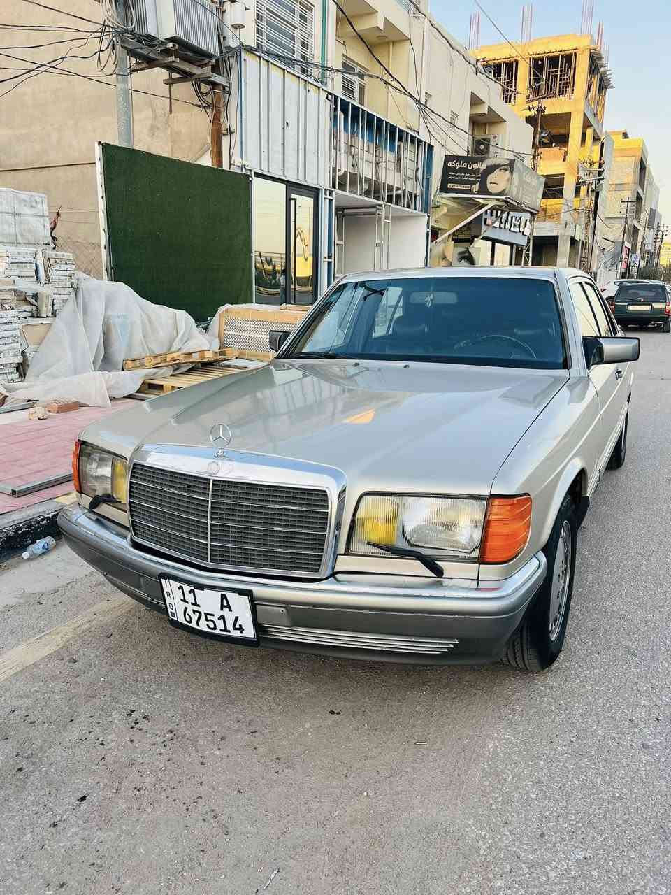 سلام عليكم مارسدس جامبو باب قصير للبيع 
رقم بغداد انكليزي سنويه لغايت 2030 
موديل 86 
السياره مصبوغه عام حداديه جديده تخم تاير جديد
محرك بلادي (300) 6 سلندر كير ومحرك جدد
السياره جاهزه 
السعر 63 وبيه مجال 
للاستفسار ***********
