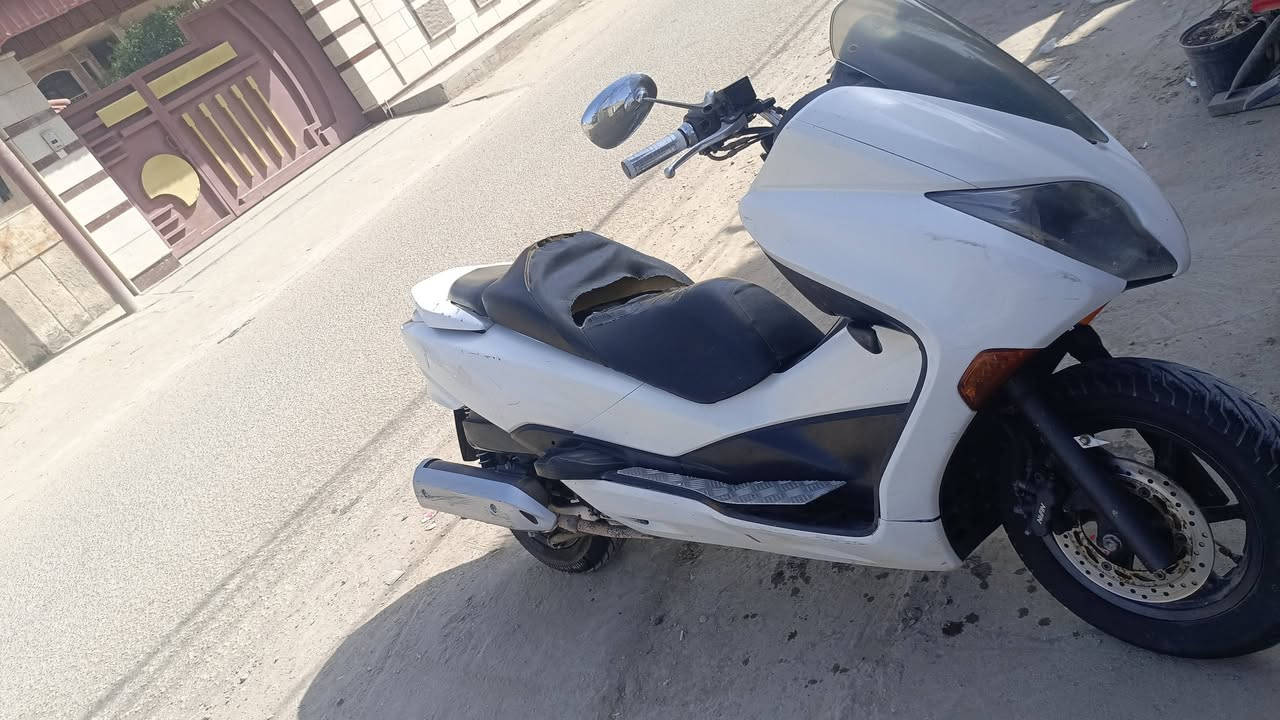 فورزه 010 للبيع مكفوله كفاله عامه محرك ما مفتوح شلعه ومعدل خير من الله دراجه ما متعوبه كلها شغاله الدراجه S7 
ومعروفه مواصفاتها المكان بابل المسيب حي المعلمين 
رقم *********** وبي واتساب السعر مليون و150 وبيها مجال بسيط حك الجيه
