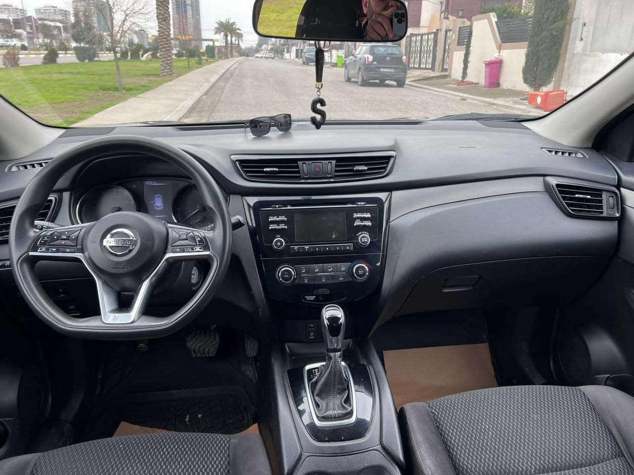 نيسان روگ سپورت 2017ماسفات به س اكسل 
5پا ر چه سبوغي امريكايه 
ره ن گ ره شي قه تران سه يا ره كه زور جوانه هه موشتي نويه به نا وي خومه بيكيشه يه. شوين هه ولير. ژ. م *********** أربيل, العراق
