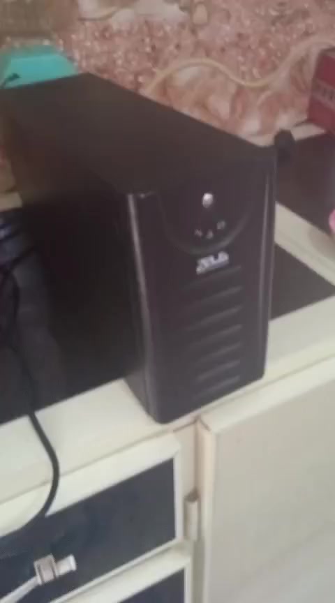 للبيع جهاز UPS بقدرة 1500VA، ماركة معروفة وشغال 100% كجهاز، لكن البطاريات الداخلية مالته ضعيفة وماتخزن شحن (يحتاج تبديل بطاريات فقط).
​الاستخدام: جان يشغل بليستيشن 5 وشاشة وأموره تمام.
​الحالة: نظيف جداً من الخارج والداخل، والوايرات والفيش كلها سليمة.
​الميزة: الجهاز أصلاً قدرته عالية (1500VA) يعني أقوى من الأجهزة العادية الموجودة بالسوق، بس تشد له بطاريات يرجع جديد.
​ملاحظة: البيع للجهاز بدون بطاريات شغالة (يعني المشتري لازم يشد له بطاريات).
قفله/40الف


**إذا كنت صاحب هذا الإعلان وتريد حذفه لأي سبب، رجاءا أرسل رسالة إلى الدعم الفني**