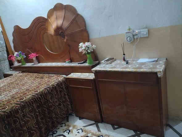 غرفه للبيع حلوه ومرتبه كنتور طابقين ٦ بوب التفاصيل والسعر الاتصال ع الرقم ***********
