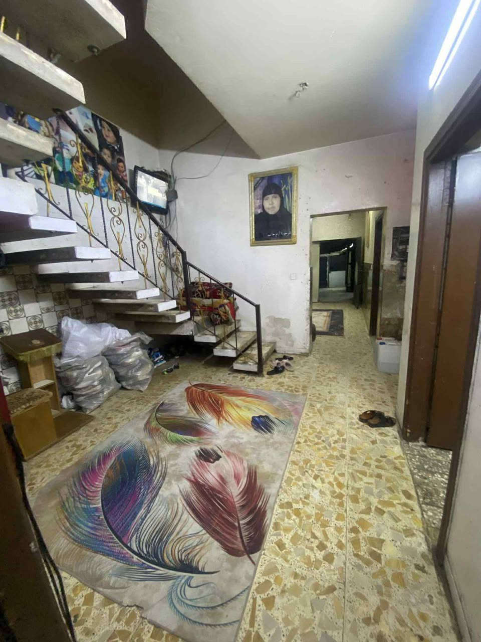 بيت للبيع في قطاع 35 الفرع العريض مساحة 144 يحتوي استقبال هول صاله صغيره مطبخ غرفه نوم حمامات صحيه الطابق الثاني ثلاث غرف نوم  صاله حمام السطح شتايكر مع مخزن صفيح مضلع السعر 245 مليون رقم الهاتف ***********
