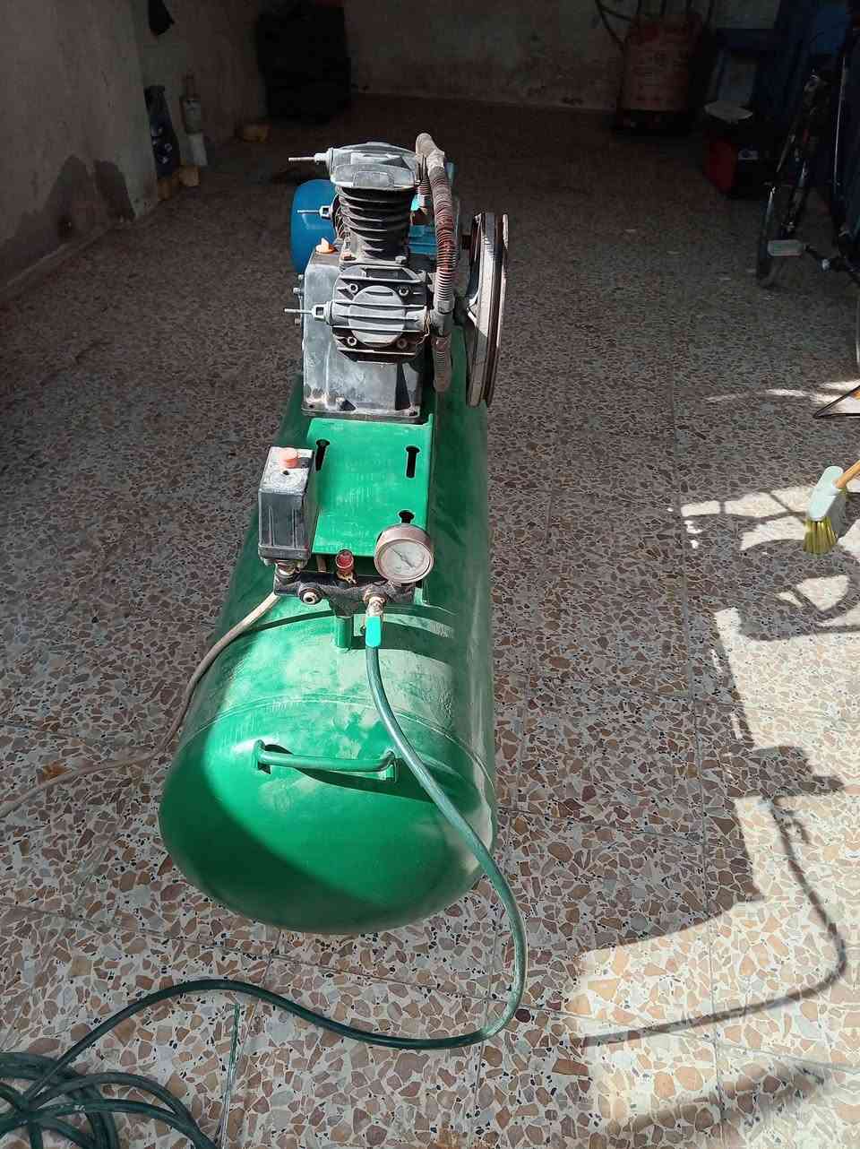 سلام عليكم كمبريسر البيع جديد مكاني العماره حي الوحده سعر ٤٠٠ وبي مجال الي يريده يتصل عله رقم*********** ودلل عمارة, ميسان
