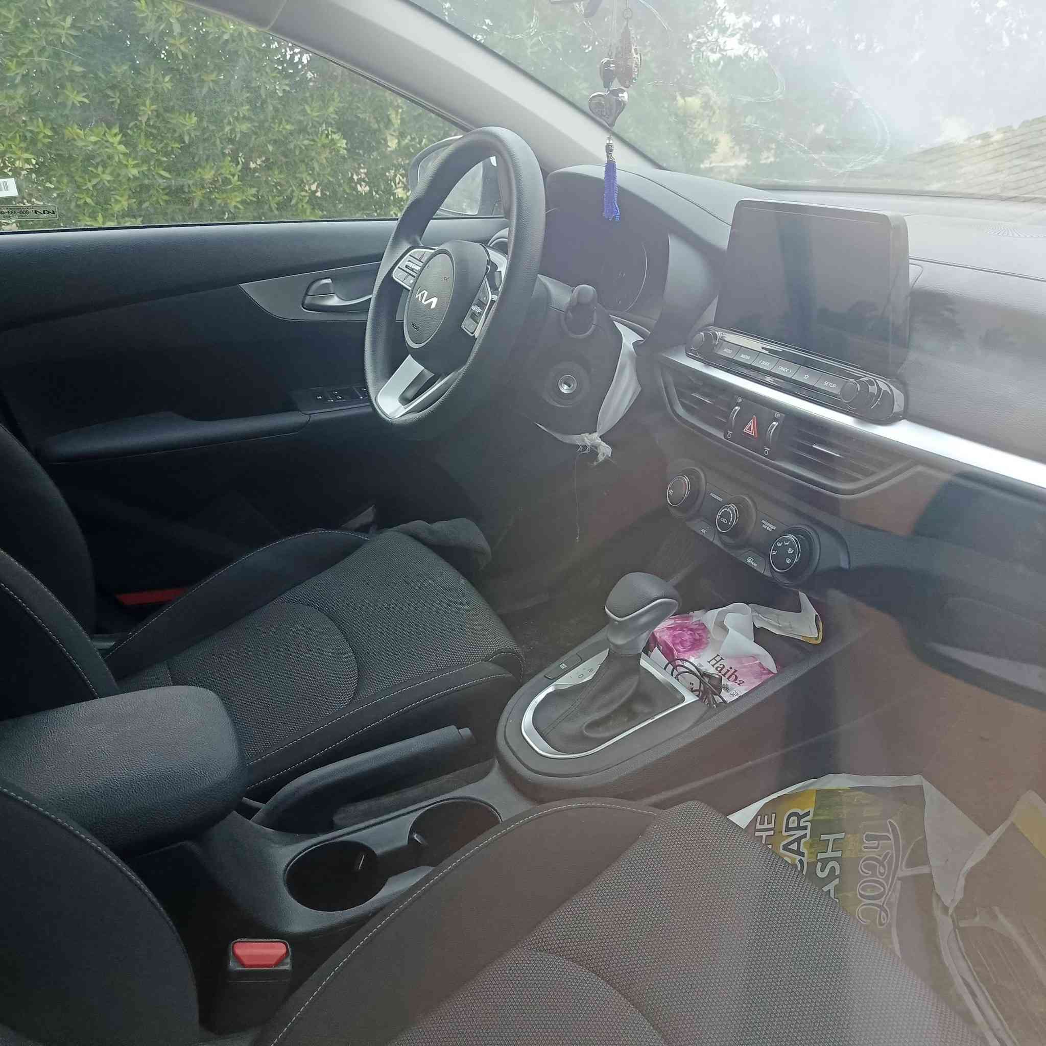 السلام عليكم
كياا فورتي  2023 للبيع
محرك  2000دوش
 رقم مثنى معوقين بأسمي 
سياره كلين 
للتفاصيل خاص او الاتصال 
***********
